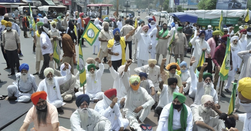 Jalandhar-Ludhiana highway closed after hundreds of farmers protest against Punjab Govt; Video