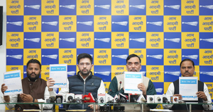 AAP to launch 'Mei Bhi Kejriwal' signature campaign on Friday | aap,launch,mei- True Scoop