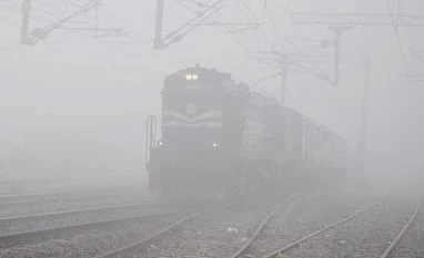 imd-warns-continued-dense-fog-cold-conditions-northwest-central-india-stay-alert imd-warns-continued-dense-fog-cold-conditions-northwest-central-india Dense fog in north India