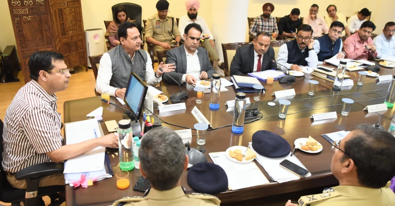 Lok Sabha Election 2024, Punjab | Five-member ECI team holds high-level meeting with top administration and police officials to assess poll preparedness' in Punjab- True Scoop