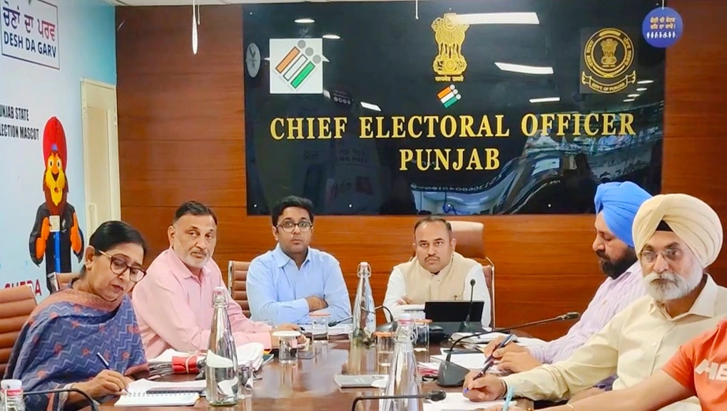 Lok Sabha Elections 2024: | Lok Sabha Elections 2024: : Punjab CEO holds meeting with DCs, CPs and SSPs of state to review the preparation of Lok Sabha elections*- True Scoop
