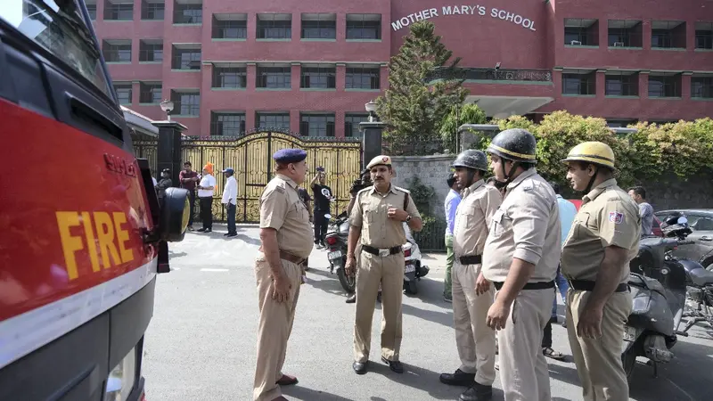 India, Trending, Delhi bomb threat, Greater Kailash school evacuation, Summer Fields School threat, Delhi Police bomb squad, School hoax threat Delhi, Delhi bomb threat investigation, School safety Delhi, False bomb threat Delhi- True Scoop