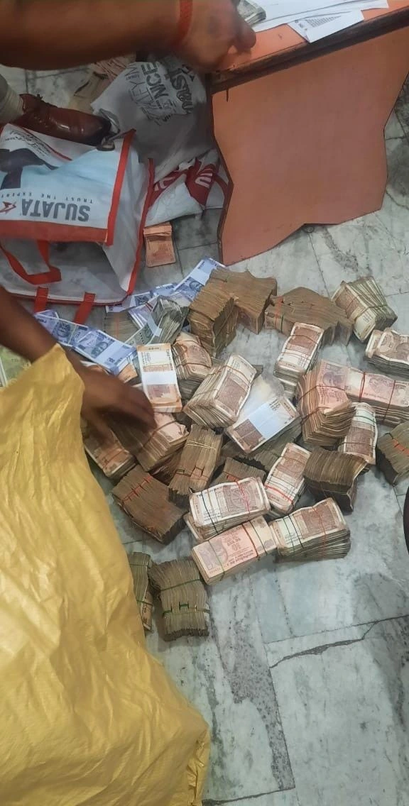 undefined | Properties linked to drug inspector, Shishan Mittal freeze 24 bank accounts with amount reaching ₹ 6.69 cr- True Scoop