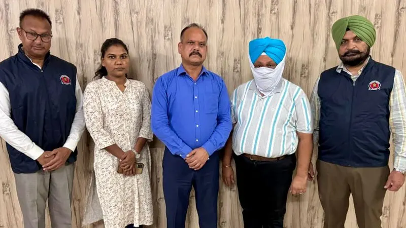 Punjab, Trending, Punjab Vigilance Bureau, corruption case against two excise dept officials, Jatinderpal Singh Inspector, Sanjeev Malhotra Clerk, Chief Minister's Anti Corruption Action Line, punjab news, daily punjab news, top punjab news, corruption- True Scoop