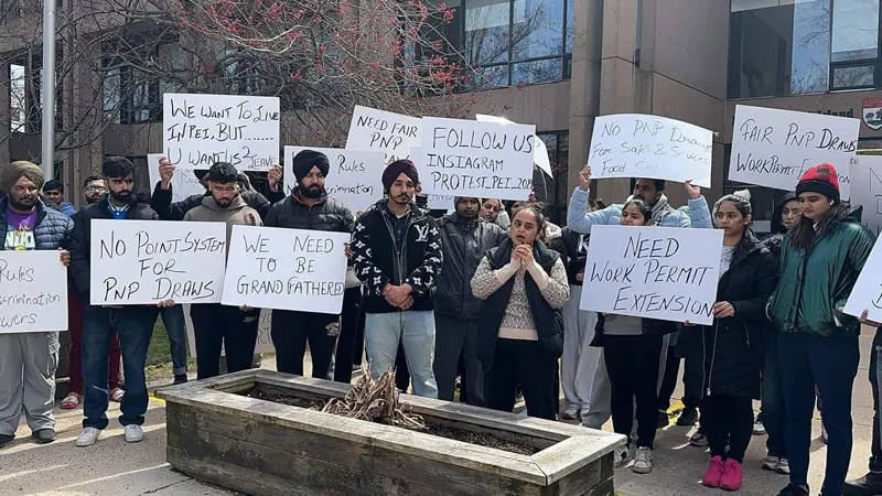 India, Trending, USA, Student protest in Canada, Indian Students Deportation Canada, Canada Indian Students Deport, 35000 Indian Students Deportation, Why Indians are facing deportation- True Scoop