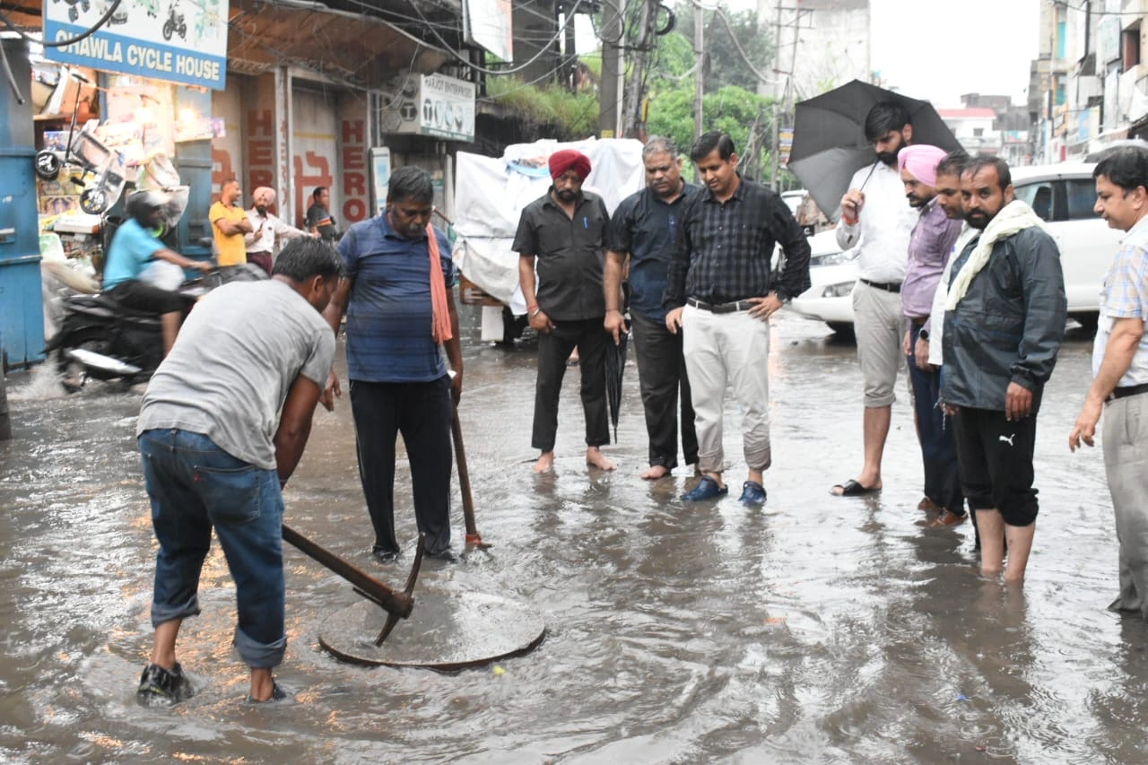 Punjab, Trending | DC directs Municipal Corporation to ensure prompt disposal of rainwater from the city- True Scoop