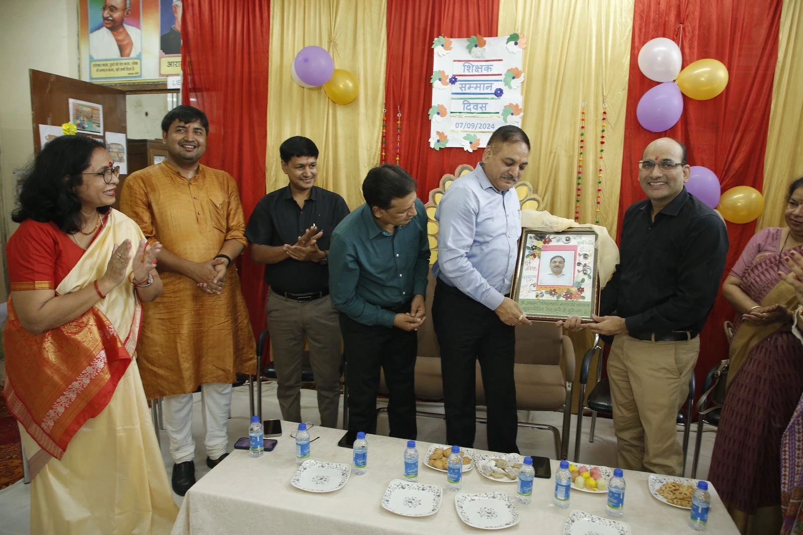 Trending | Delhi University Social Center School Celebrates Teacher's Day; Delhi Government's Director of Education, Senior IAS R.N. Sharma, was the Chief Guest- True Scoop