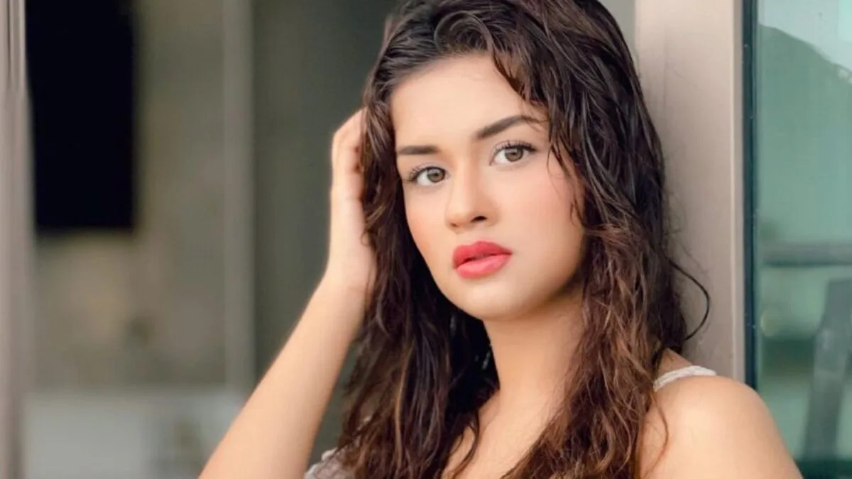 OTT, Avneet Kaur Birthday, Avneet Kaur Controversies, Avneet Kaur, Actress Avneet Kaur, Avneet Kaur Jewellery brand case, Avneet Kaur Plastic Surgery, Avneet Kaur Tiku weds Sheru, Avneet Kaur Controversial cases, Avneet Kaur aladin- True Scoop