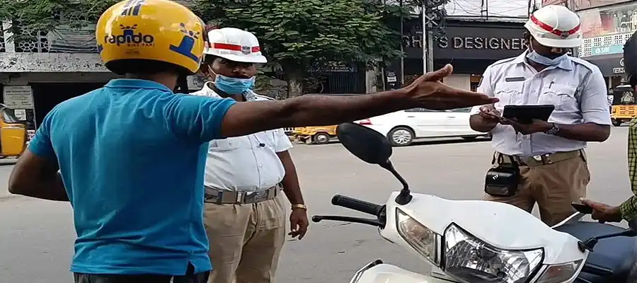 New Traffic Rule, Helmet Rule, New Helmet Rule, Helmet Challan, Helmet Fine, Helmet Without Straps Fine, Helmet Straps Fine, India, Trending- True Scoop