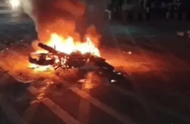 Bike catches fire, Jalandhar News, Jalandhar Crime News, Jalandhar Latest News, Punjab News, Car hits bike, Chunmun Chowk- True Scoop