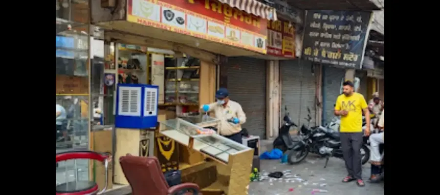 Robbery at Kapurthala, Robbery at Kapurthala Sarafan Bazar, Kapurthala Sarafan Bazar robbery CCTV, Punjab news today, Punjab updates- True Scoop