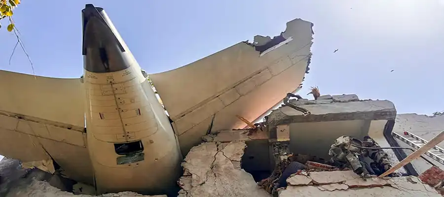 plane crash, aviation accidents, Ahmedabad India, Air India Flight AI-171, Runway 34, The Captain, Movies based on real life, Trending, Moves on Flight Accidents, OTT- True Scoop
