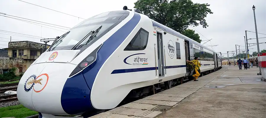 Patna-Gorakhpur Vande Bharat Express, Vande Bharat Express Muzzafarpur Bihar, Vande Bharat Patna Gorakhpur Inauguration Date, Patna New Vande Bharat, Patna Gorakhpur Vande Bharat Schedule, India, Trending- True Scoop