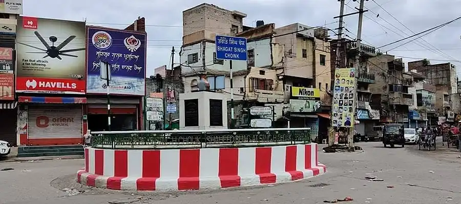 Bhagat Singh Chowk, Bhagat Singh Chowk Jalandhar, Sanitary Market, Sanitary Market Jalandhar, Bhagat Singh Chowk Market Jalandhar, Punjab- True Scoop