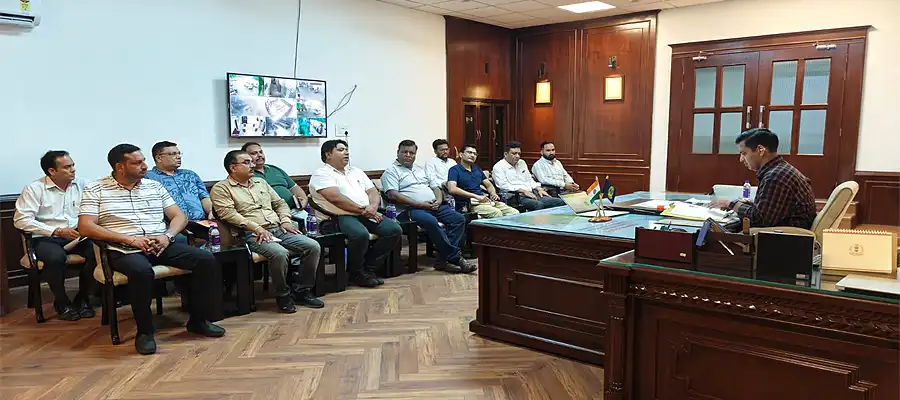DC Jalandhar, Himanshu Agarwal DC, neglected wires removal, telecom cable cleanup, PSPCL action order, city safety initiative, overhead wire hazard, urban infrastructure improvement, Jalandhar civic issues, public safety directive- True Scoop