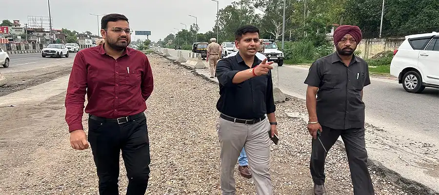 Jalandhar DC Jalandhar-Phagwara Road, Jalandhar-Phagwara Road, Jalandhar-Phagwara Road Maintainance, Punjab Road Cleanliness Mission, Jalandhar DC adopted roads, Punjab- True Scoop