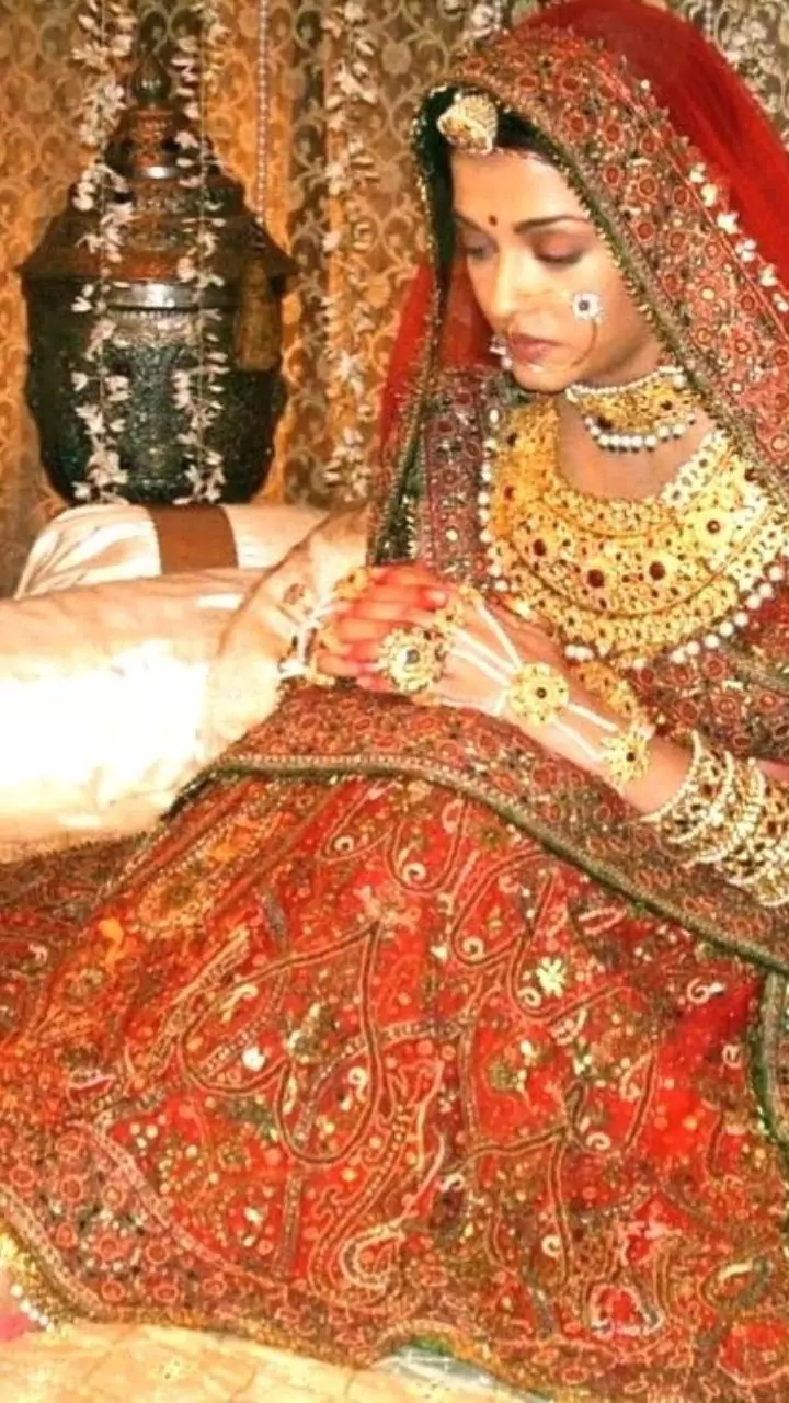 Top 5 Expensive Wedding Lehengas Worn By Bollywood Actresses | by  Gossipchachinews | Medium